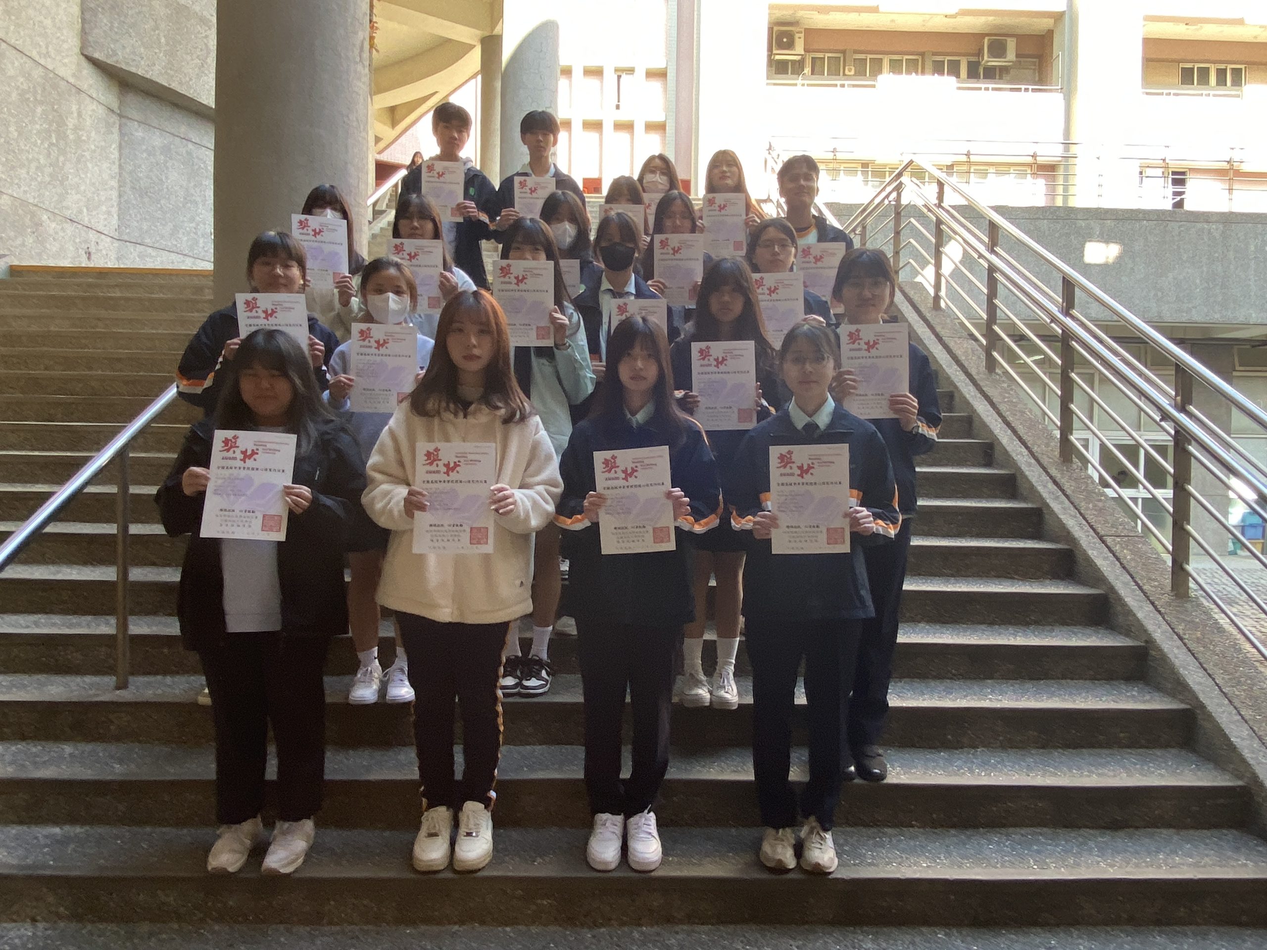 1131010梯次全國閱書心得寫作比賽得獎名單，恭喜得獎同學，更感謝國文老師辛勤指導。